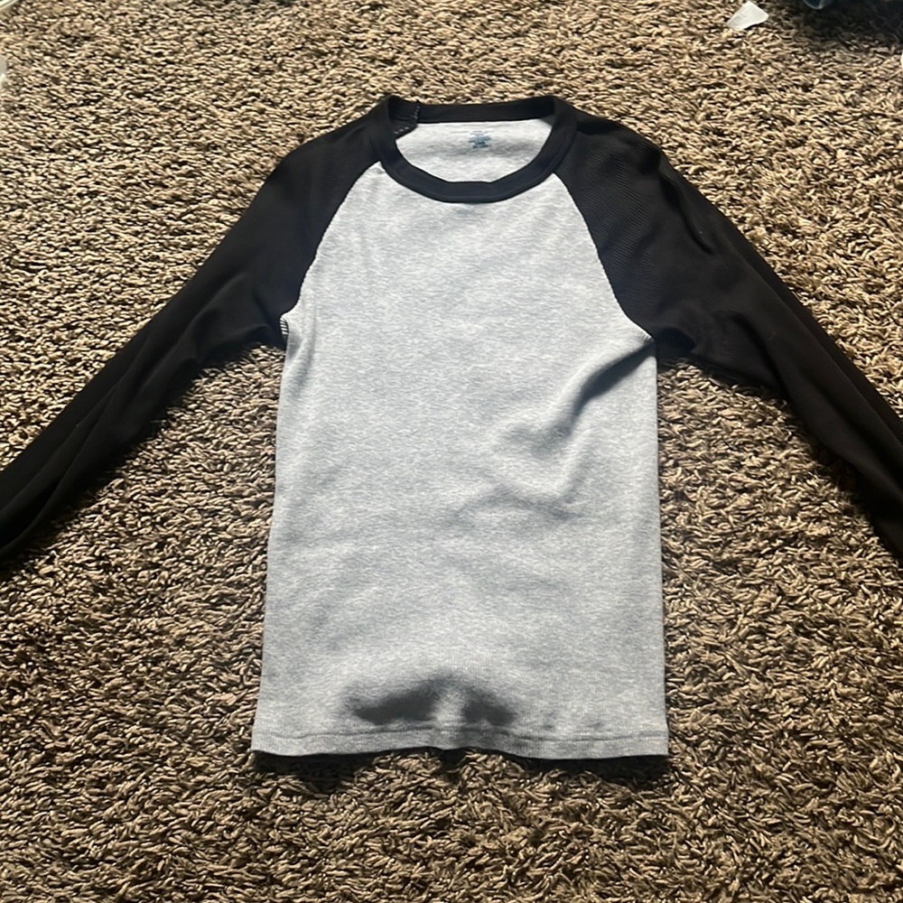 BRANDY MELLVILLE LONG SLEEVE BELLA TOP!!